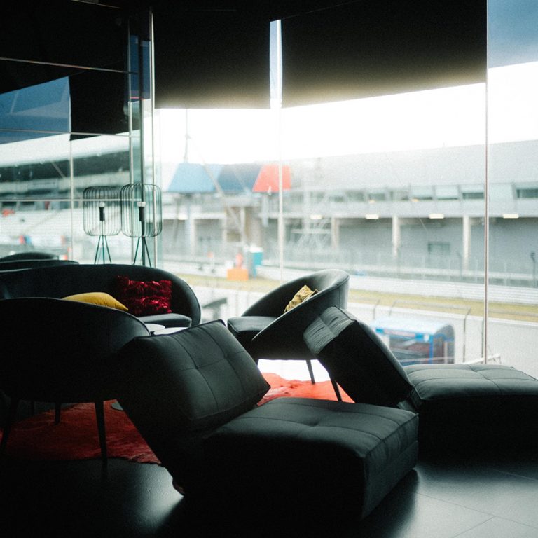 lounge 11 am ring